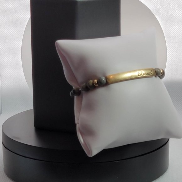 Womens Gray Natural Stone Beads Blessed Bead Stretch Bracelet Hand Crafted - Picture 3 of 4